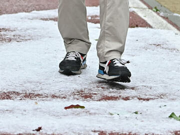 Nubifragio su Torino, decine chiamate a vigili urbani Maltempo: grandinata a Napoli, coltre bianca in strade