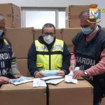 Napoli. Mascherine non a norma,1,4 mln sequestrate al porto