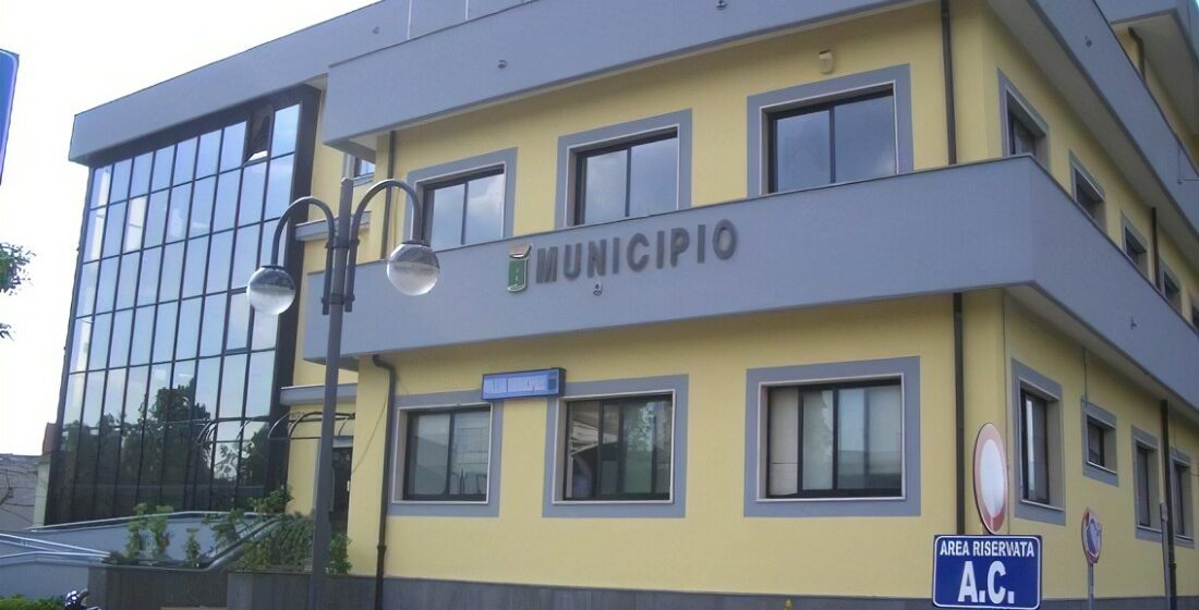 R Volla. Il Tar spedisce l’anatra zoppa in città. Il sindaco Di Costanzo non ha più la maggioranza