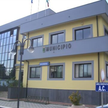 R Volla. Il Consiglio di Stato restituisce la maggioranza al centrosinistra. A Latina stesso caso elettorale il sindaco, invece, è in minoranza