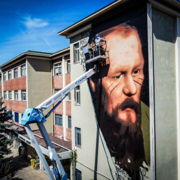 Napoli. “Dà speranza”, ecco l’elogio di Putin al murales per Dostoevskij