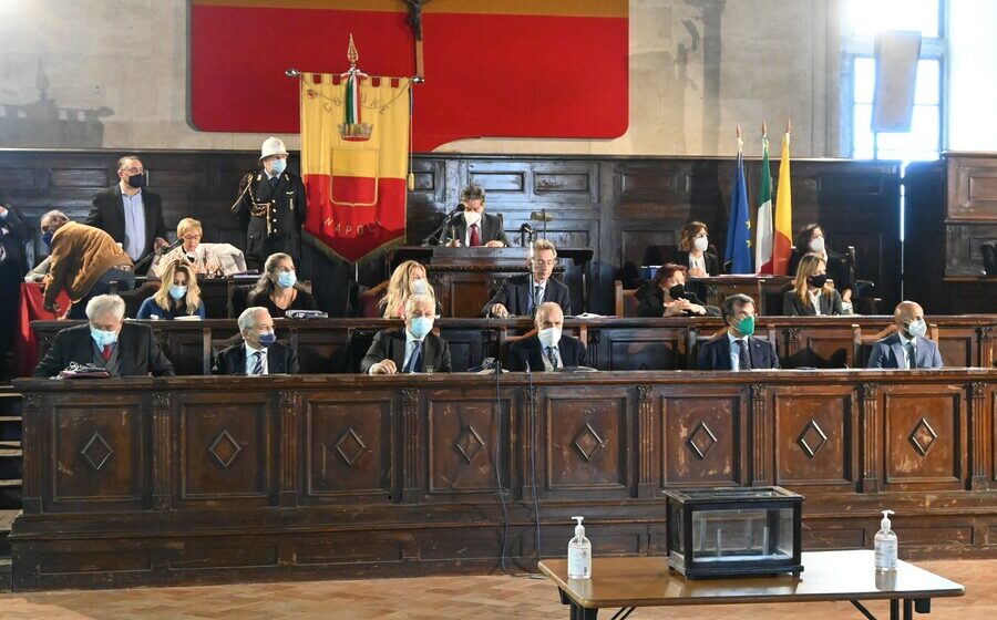 Napoli.  Lotta alla camorra e iniziative per la sicurezza urbana e PNRR: si discuterà il 30 marzo in consiglio comunale