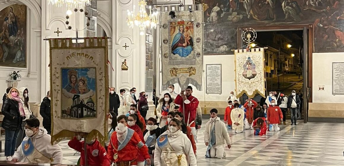 fukienti al santuario della madonna dell'arco - sant'anastasia Sant’Anastasia. I fujienti son tornati al Santuario della Madonna dell’Arco per il 571° pellegrinaggio. La pandemia è alle spalle