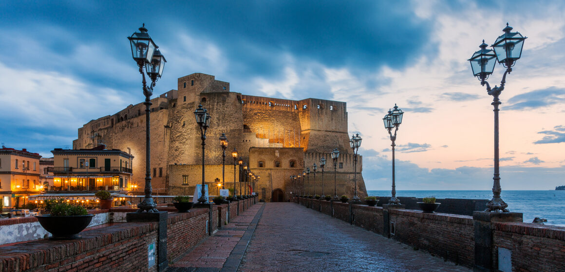 Napoli. Parte nel week end  il “Vedi Napoli e poi torni”,  infopoint per accogliere i turisti