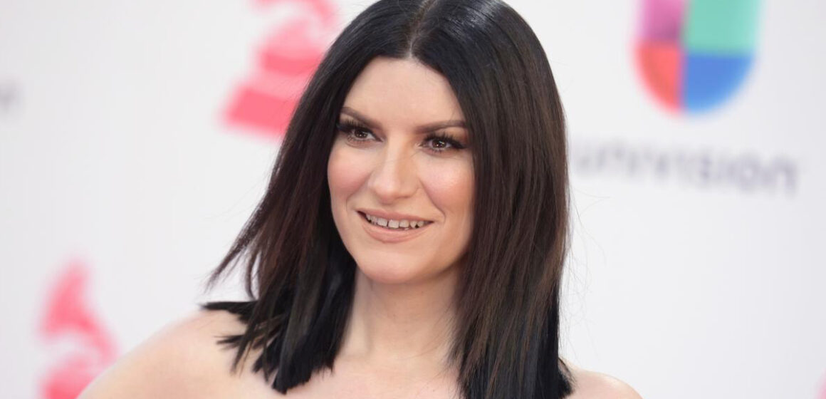 Laura-Pausini-1200x Polemica a Miami tra i fan cubani della Pausini. Attacco sui social per la foto che la ritraggono con membri dei servizi segreti cubani