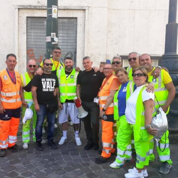 manut Napoli. Manutenzione Stradale, lavoratori e sindacati manifestano per il rinnovo dei contratti a tempo indeterminato