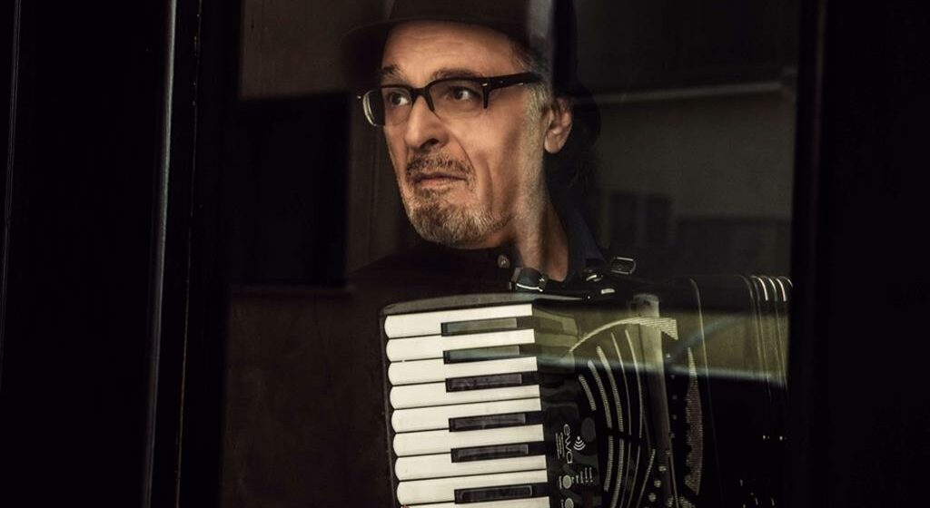 Eduardo-De-Crescenzo La sfida di De Crescenzo: “Restaurare la vera canzone napoletana”