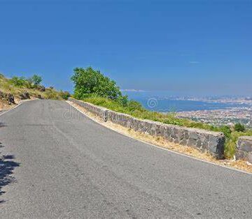 OIP (2) Ercolano. Controlli alle vie accesso del Vesuvio, Polizia Municipale denuncia 40enne per possesso di hashish