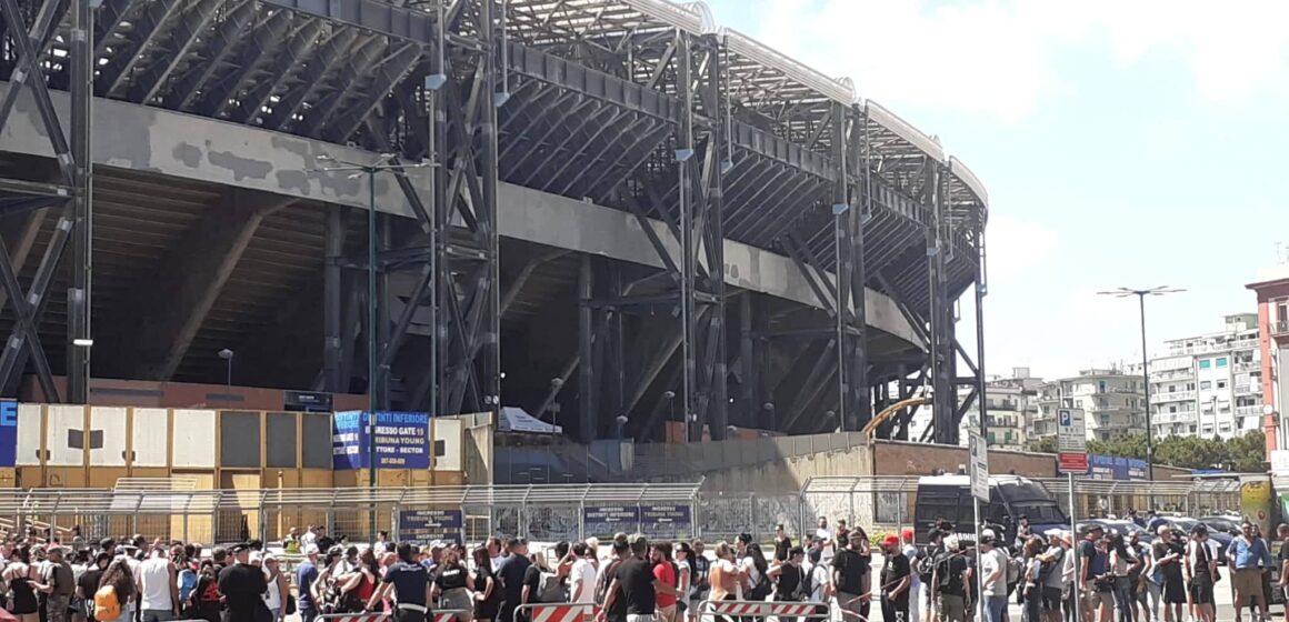 Stadio Maradona. Parcheggiatori abusivi e ambulanti sanzionati dalla Polizia locale in occasione della partita Napoli – Torino
