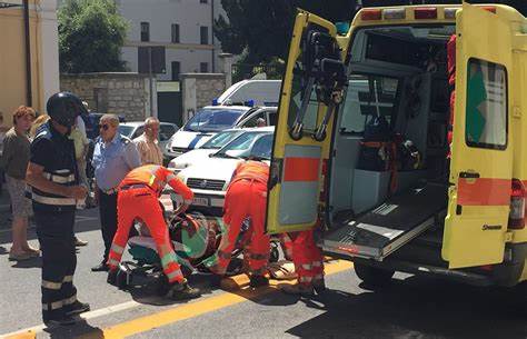 amb Cercola. Morto il 73enne investito dal furgone killer, polemiche sul ritardo dei soccorsi