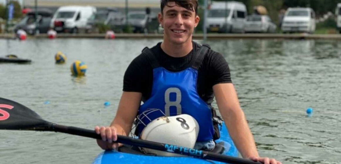 Napoli. Alle 18,30 l’ultimo saluto al canoista Antonio Marino, detto “ Toto”, deceduto a soli 19 anni. Cordoglio della Federazione Canoa