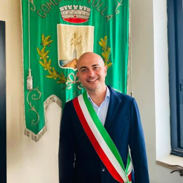 Volla. Comune, si dimette il sindaco Di Costanzo,  voci su scontri con il segretario generale. 20 giorni per una nuova maggioranza in consiglio?