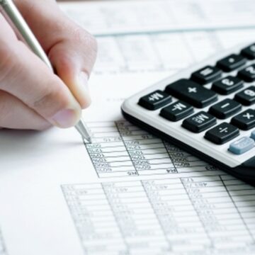 Cercola. Buco di 2,5 milioni di euro nel bilancio comunale, rischio aumento a 3.2 milioni. L’ex sindaco Fiengo certificò il falso?