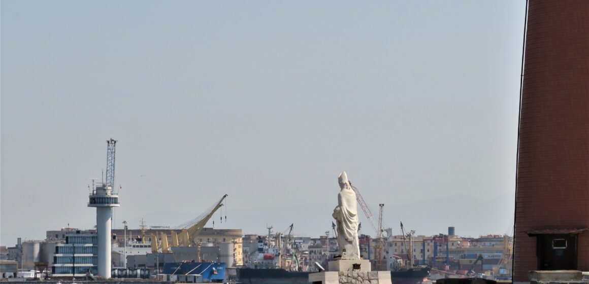 molo san vincenzo Napoli. Il Molo San Vincenzo riaprirà alla città: una passeggiata sul mare di Napoli