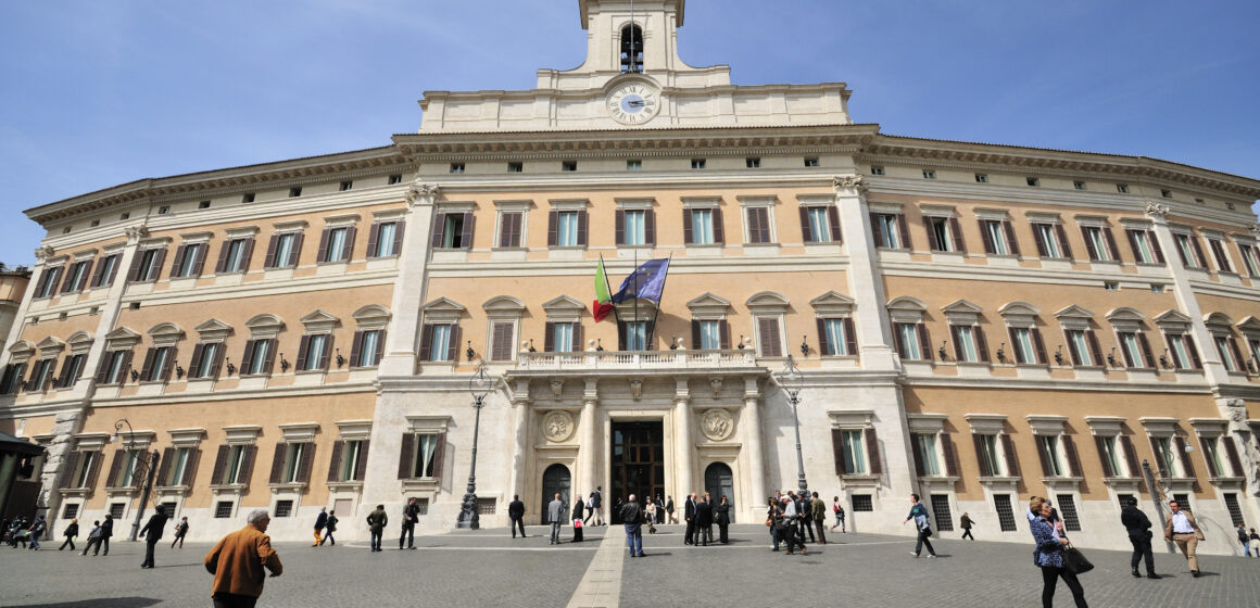 Italia al voto. Tina Donnarumma del centrodestra potrebbe espugnare il fortino rosso dell’uninominale dei comuni vesuviani – Acerra per la Camera