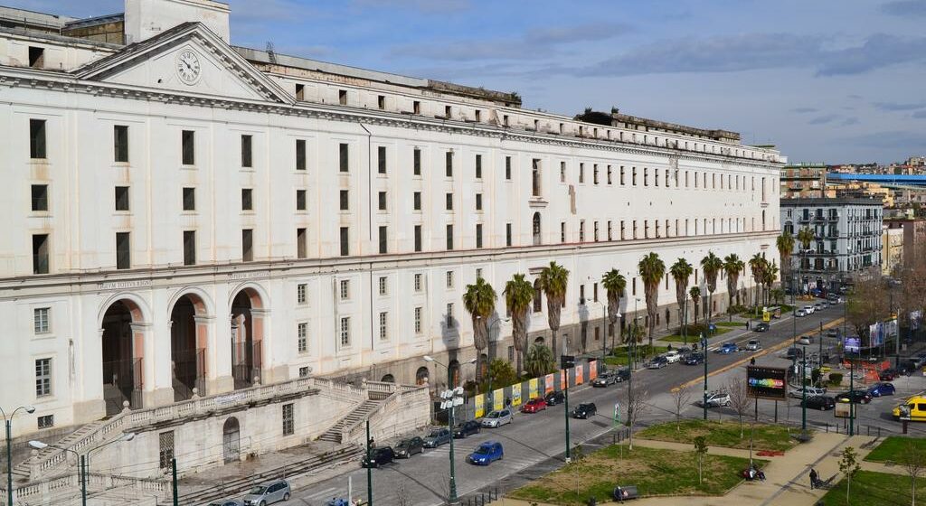 Napoli. Trasporti, dal 2 al 10 agosto : sospensione linea 202 e variazione linea 254 per lavori a Piazza Carlo III