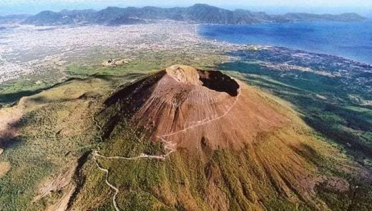 vesuvio Ercolano. Cresce il turismo in città, Vesuvio e Scavi Archeologici i siti più visitati