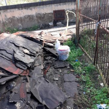 ercolano_via_vesuvio_02 Ercolano. Sversava rifiuti pericolosi in via Vesuvio, denunciato. Il Sindaco: “Criminali che vanno puniti”