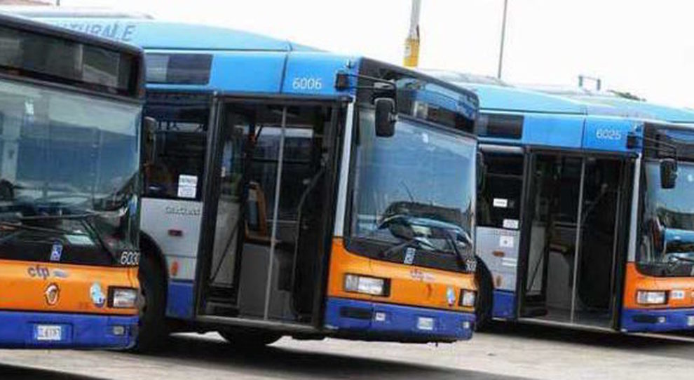SCIOPERO BUS NAPOLI Napoli. Venerdì 17 febbraio, sciopero di 24 ore del traporto pubblico locale indetto dal sindacato USB