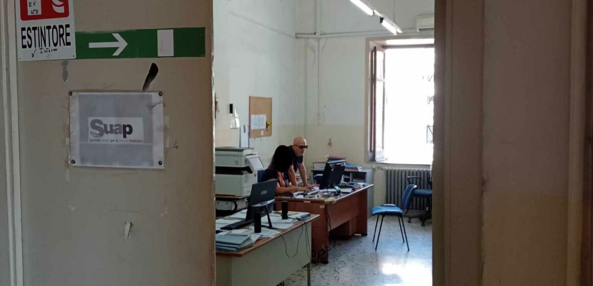 MIRACOLO Cercola. Municipio allo sbando: uffici chiusi e sindaco ed assessori al mare