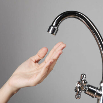 Cercola. Rubinetti a secco da stamane, in serata torna l’erogazione dell’acqua. Tubature Gori danneggiate da lavori per fibra ottica