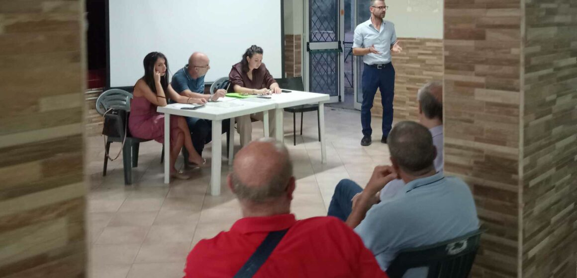 ROSSI ILARDO PAUDICE BELPRATO ADUNATA SEGRETA CENTRO EDILFUTRA CERCOLA Cercola. Adunata segreta fallita al centro Edilfutura, imbarazzante comizio del sindaco Rossi nel regno decaduto di Mario Paudice