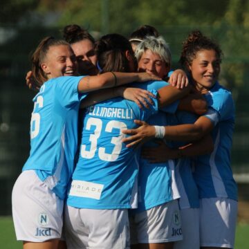 banusic esulta Calcio. Napoli femminile, battuta la Res Roma, ora agli ottavi di Coppa Italia. A Como, domenica, il debutto stagionale in serie A