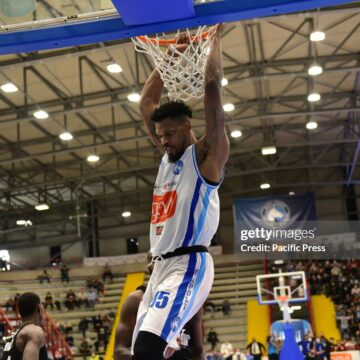 basket napoli Ge.Vi. Napoli – Virtus Bologna, gli azzurri indosseranno canotta argentina per il compleanno di Maradona. Lunedì al PalaBarbuto trasmessa da Dazn ed Eurosport 2
