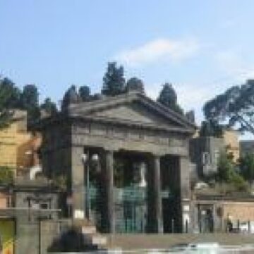 Napoli. Ecco il piano  traffico verso i cimiteri di Poggioreale e Chiaiano per l’1 e 2 Novembre