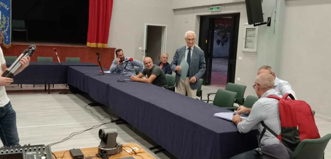 Cercola. Bilancio di previsione, il sindaco Rossi e la sua maggioranza in fuga dal consiglio comunale. Imbarazzo per la città