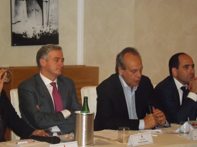 giorgio-esposito-nitto-palma-e-di-caterina-pdl Cercola. Attacco al consiglio comunale, Giorgio Esposito da abatino di Caravita a Mullah Omar?