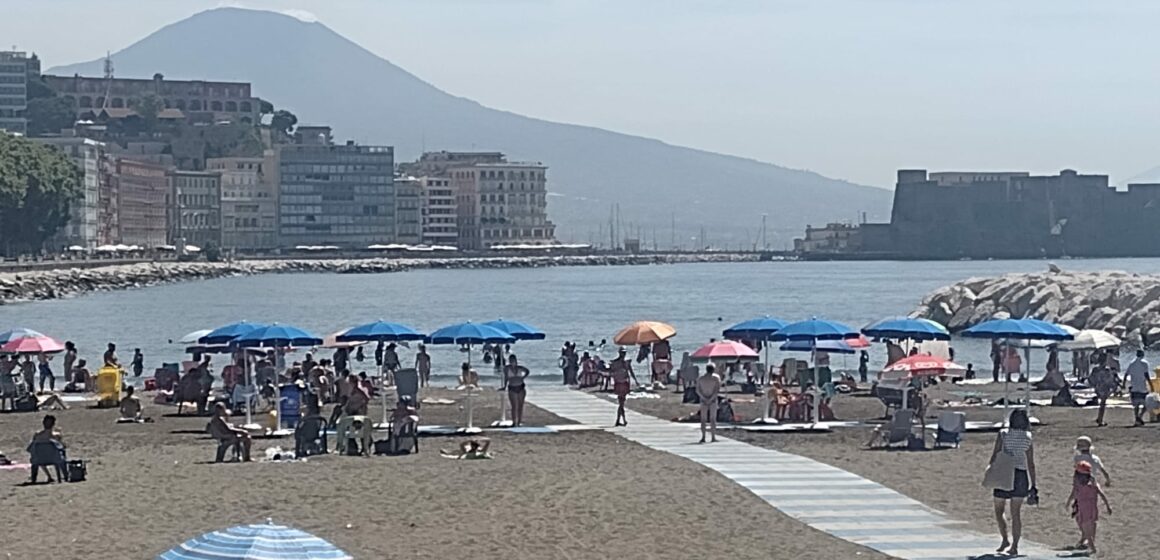 napoli lido Napoli. Prorogato al 31 ottobre il calendario di apertura dei lidi comunali