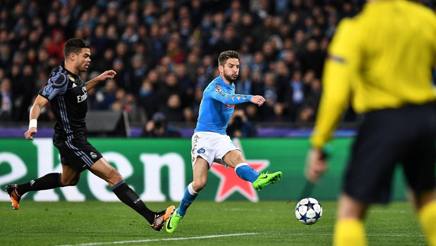 napoli real Napoli – Real Madrid. Il comune dispone il divieto di vendita bevande