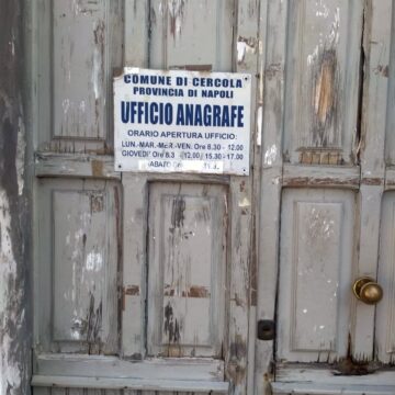 ufficio-anagrafe-chiuso Cercola. Emergenza servizi comunali, collassato l’ufficio anagrafe. Stamattina chiuso e senza avviso, i cittadini inviperiti
