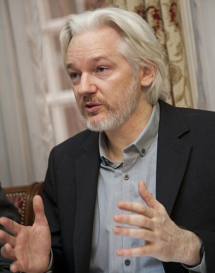 assange napoli Napoli. Cittadinanza onoraria ad Assange: venerdì in Sala dei Baroni la cerimoniaNapoli.