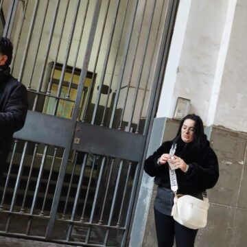 Cercola. Municipio vietato per le mamme dei disabili gravi, due ore e mezza al freddo! Stamane summit farsa per i sussidi negati alle famiglie in proteste