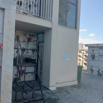 guasto ascensore cimitero Cimitero consortile. Ascensore guasto da un anno, contestazioni degli utenti diversamente abili: “Ci tolgono il diritto di visitare i nostri cari!”