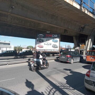 Cercola.  Oltre 50 impianti pubblicitari sono ufficialmente abusivi: il Comune  dispone la rimozione dopo 7 anni dalla scadenza della concessione. Da 13 anni installati in violazione del Codice della Strada