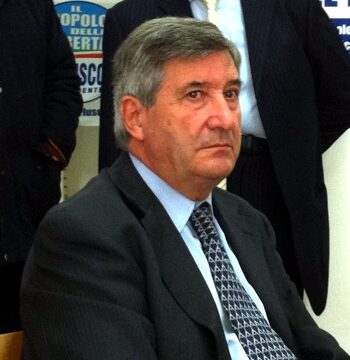 Cercola. Lutto nel mondo della politica. Si è spento Vincenzo Esposito, storico consigliere comunale. Aveva 80 anni