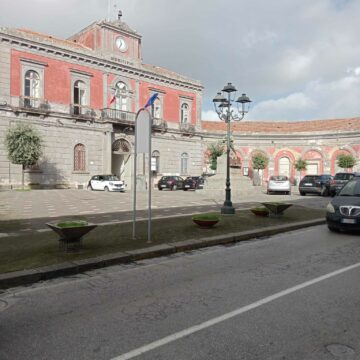 Cercola. Da un mese senza l’obbligatoria assistenza per gli “studenti speciali”. Saltato l’ambito sociale n.24, gare autonome dei servizi sociali per i comuni