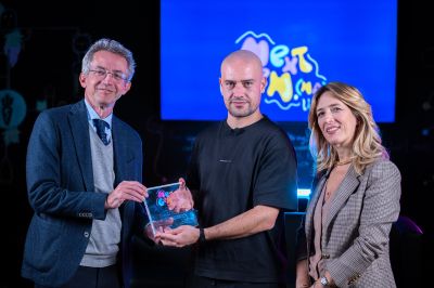 iago Napoli. Il Sindaco Manfredi e l’Assessore Marciani consegnano a Jago – artista e scultore – il premio Next Generation (NA)