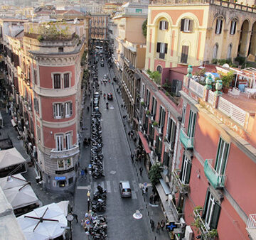 Napoli. Istituzione della ZTL “Morelli, Filangieri, Mille” dall’8 dicembre al 6 gennaio