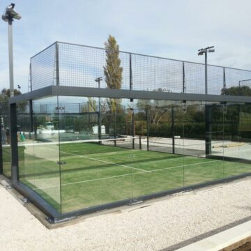 Cercola. Campi da padel nel perimetro del cimitero consortile. L’ultima trovata, presumibilmente irregolare,  dell’Ufficio Tecnico del Comune