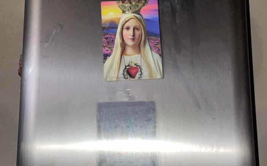 Cercola. ‘Miracolo’ a  via Leonardo Da Vinci,  salvi nel rogo i quadri del Bambinello e della Madonna. Oggi  a La Vita in Diretta (Rai1) anche i ‘Carabinieri Eroi’,  arrivate le congratulazioni di Giorgia Meloni