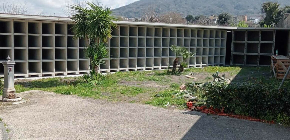 nuovi loculi cimitero di massa cercola Cimitero Consortile. Nuovi loculi, posizionati i primi blocchi prefabbricati, Giampaglia: “Pronti per un’accelerata sugli impegni con gli utenti”