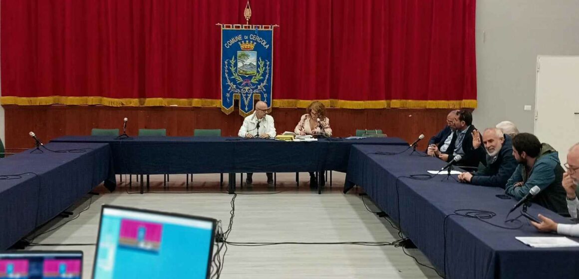 consiglio desderto Cercola. Incompatibilità Paudice, il sindaco Rossi e la sua maggioranza in fuga dal consiglio comunale. Giorgio Esposito ancora impedito?