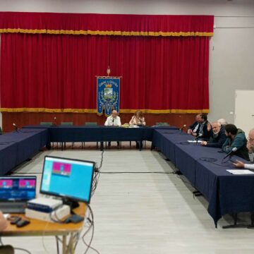 consiglio desderto Cercola. Incompatibilità Paudice, il sindaco Rossi e la sua maggioranza in fuga dal consiglio comunale. Giorgio Esposito ancora impedito?