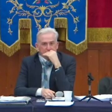 giorgio esposito presidente cc Cercola. Consiglio comunale, diffidato alla Prefettura il presidente Giorgio Esposito. Le opposizioni: non ci consente di essere presenti e non ci fornisce documenti. Salvato dall’incompatibilità Paudice