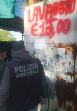 Sversamento illecito, la Polizia Locale sequestra un autolavaggio
