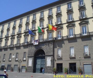 PalazzoSanGiacomo Napoli. Approvata delibera per la rimozione dei rifiuti presenti nel piano interrato della “Vela Rossa”